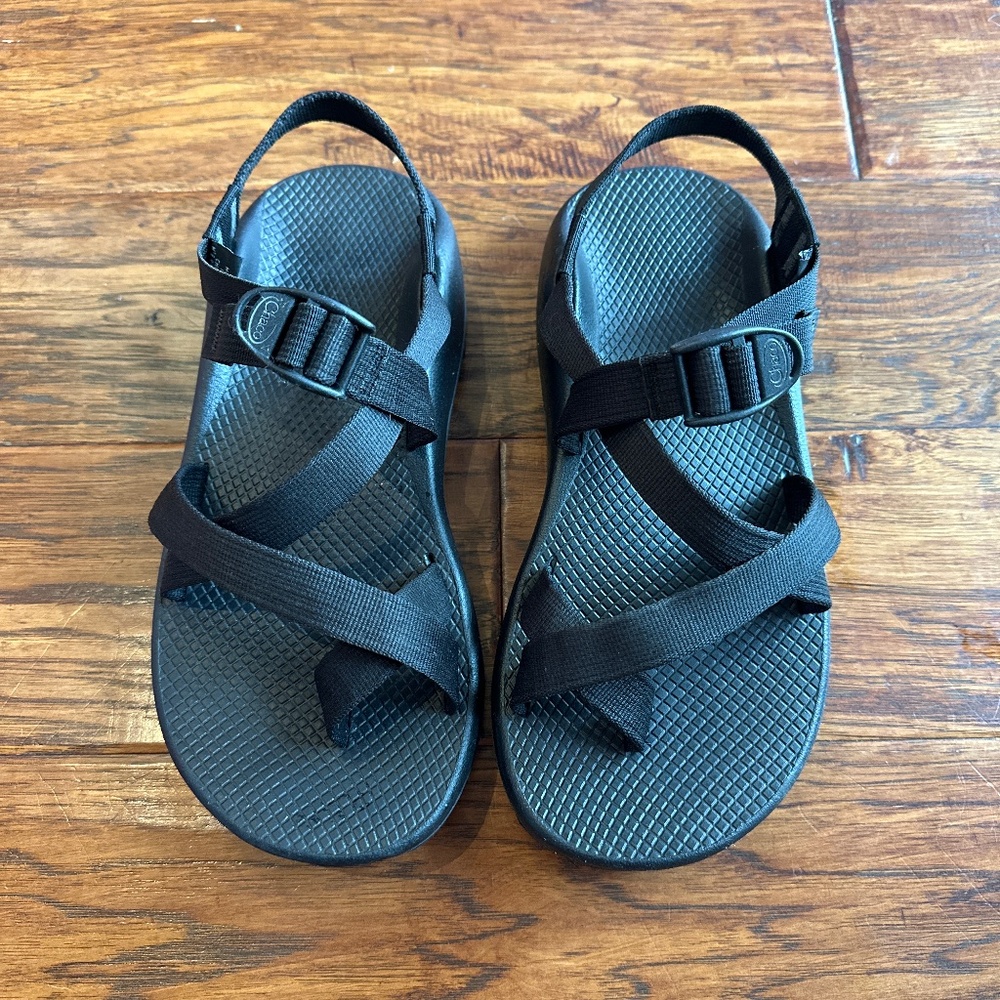 Men’s Black Chacos sz 9